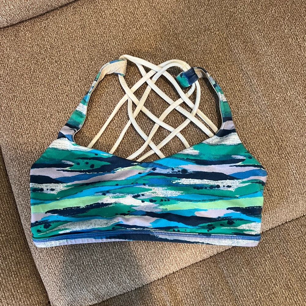 Lululemon free to be wild sports bra